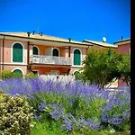 Conero Casa - Di Numana In Piazzale Tremiti 7 Con Parcheggio Esclusivo