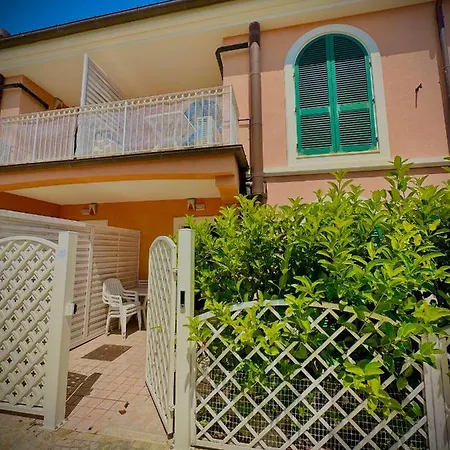 Conero Casa - Di Numana In Piazzale Tremiti 7 Con Parcheggio Esclusivo